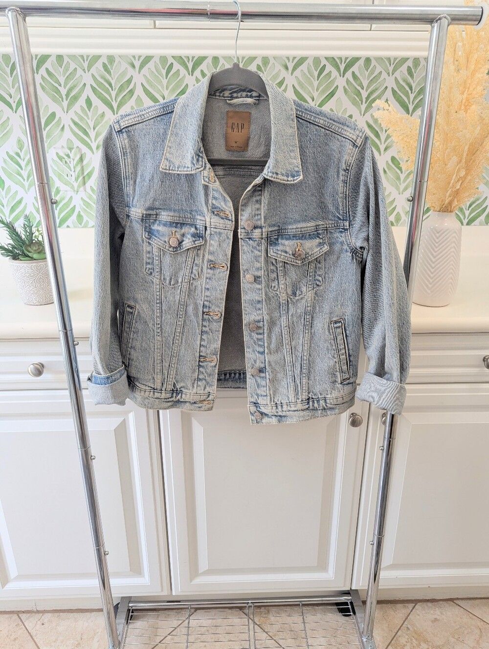 GAP Light Wash Denim Jacket Medium Tall – Soft Wash Classic Fit - Picture 3 of 9